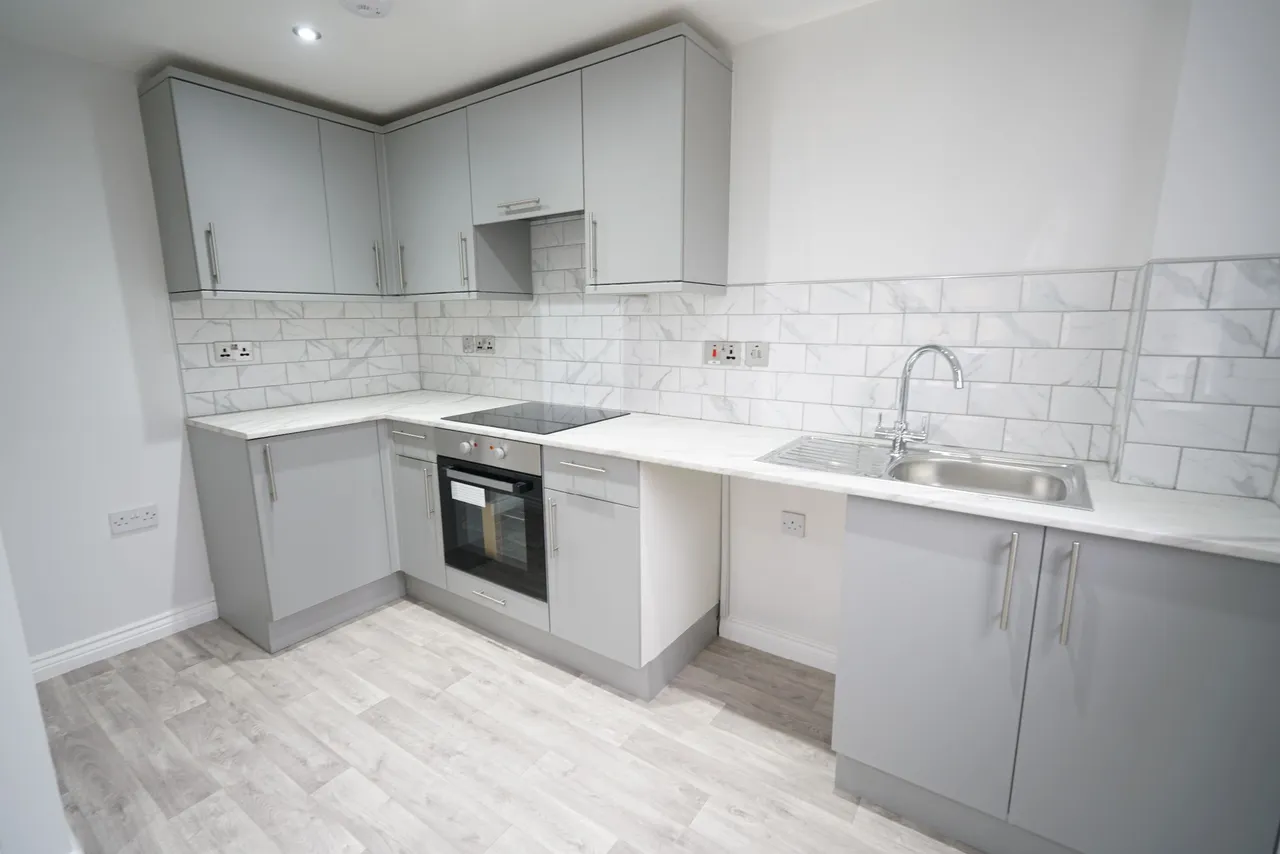 Thackeray Avenue, Tilbury, Essex, RM18 8HR, photo 2
