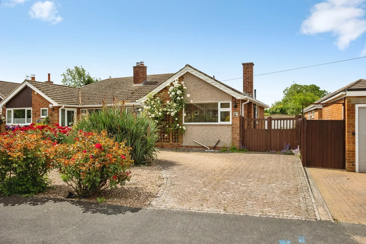 2 bed house for sale, Fleming Avenue, Bottesford, NG13