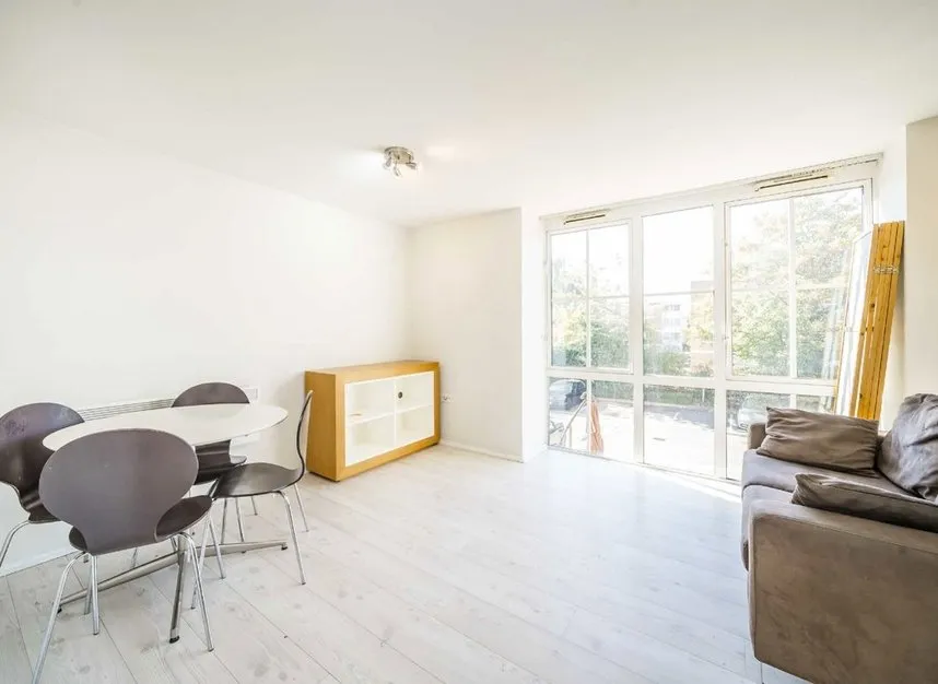 Great West Road, Hammersmith, W6, photo 3