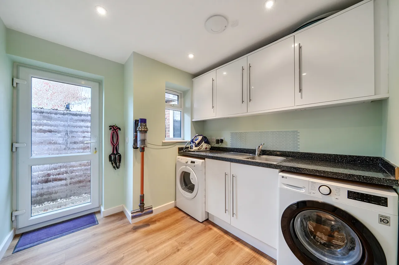 Comptons Lane, Horsham, RH13, photo 13