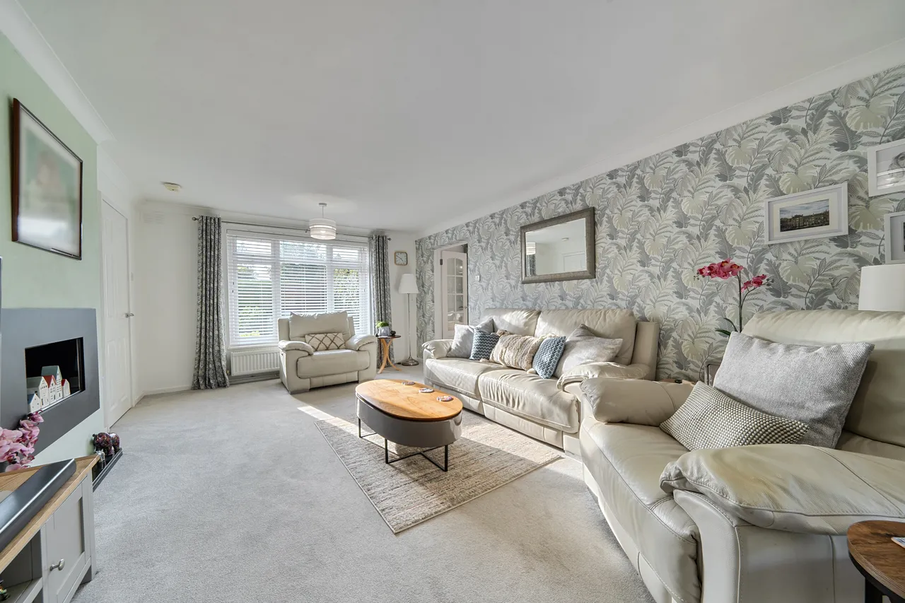 Comptons Lane, Horsham, RH13, photo 19