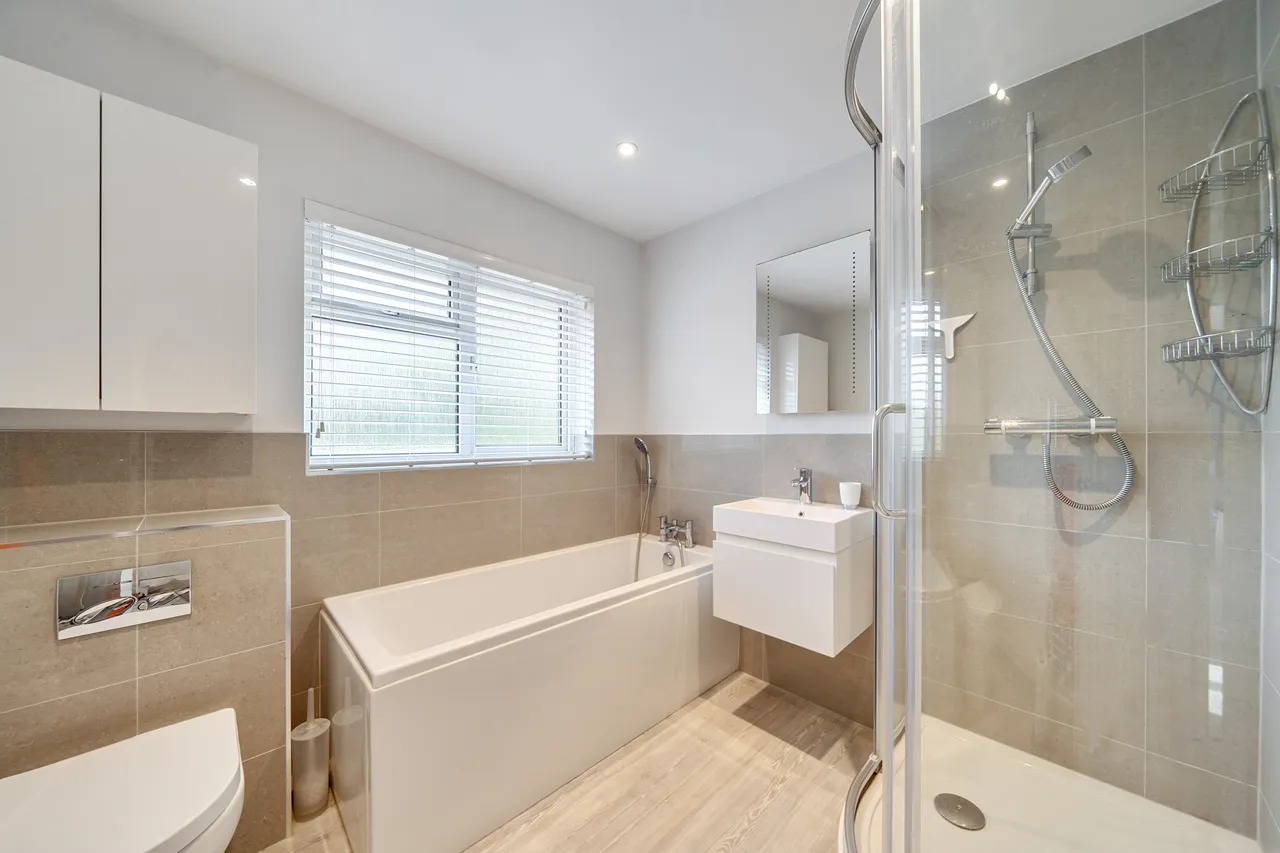 Comptons Lane, Horsham, RH13, photo 8