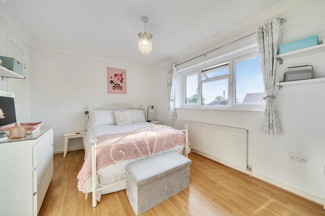 Comptons Lane, Horsham, RH13, photo 10