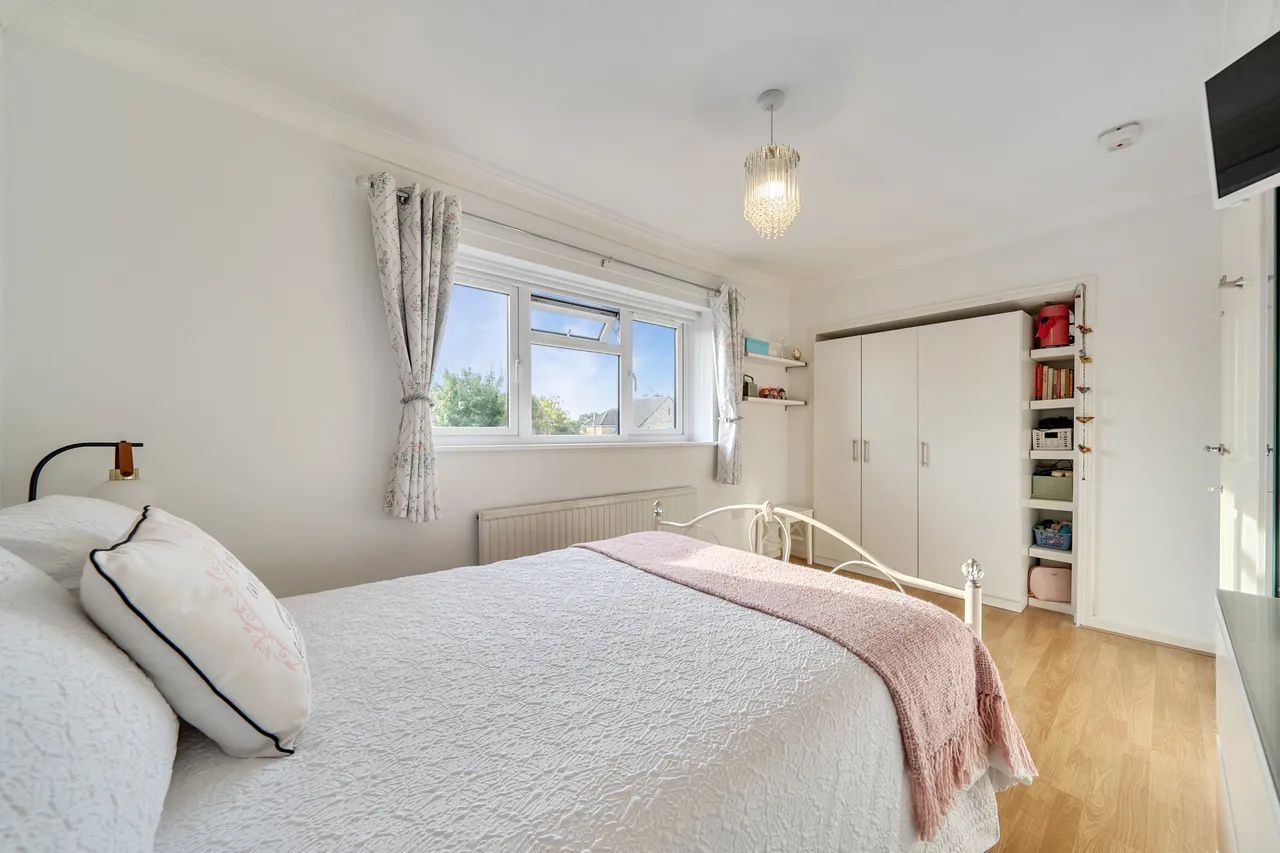 Comptons Lane, Horsham, RH13, photo 21