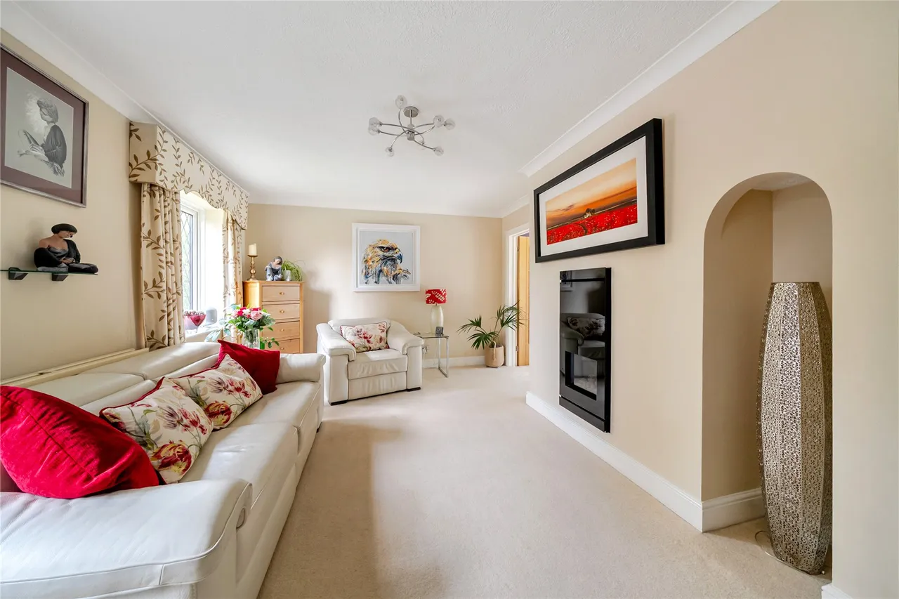 Shrublands Drive, Lightwater, GU18, photo 4