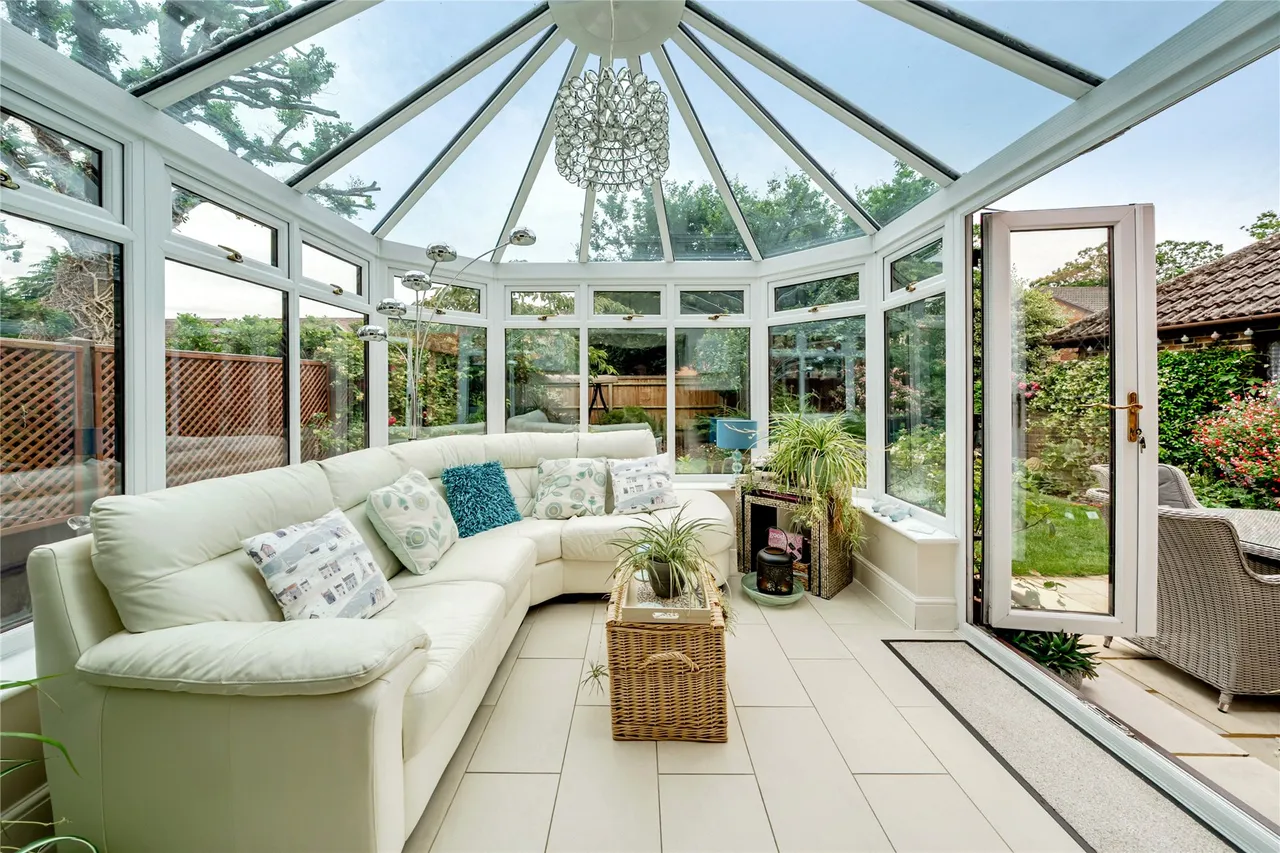 Shrublands Drive, Lightwater, GU18, photo 7