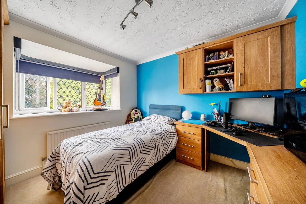 Shrublands Drive, Lightwater, GU18, photo 13