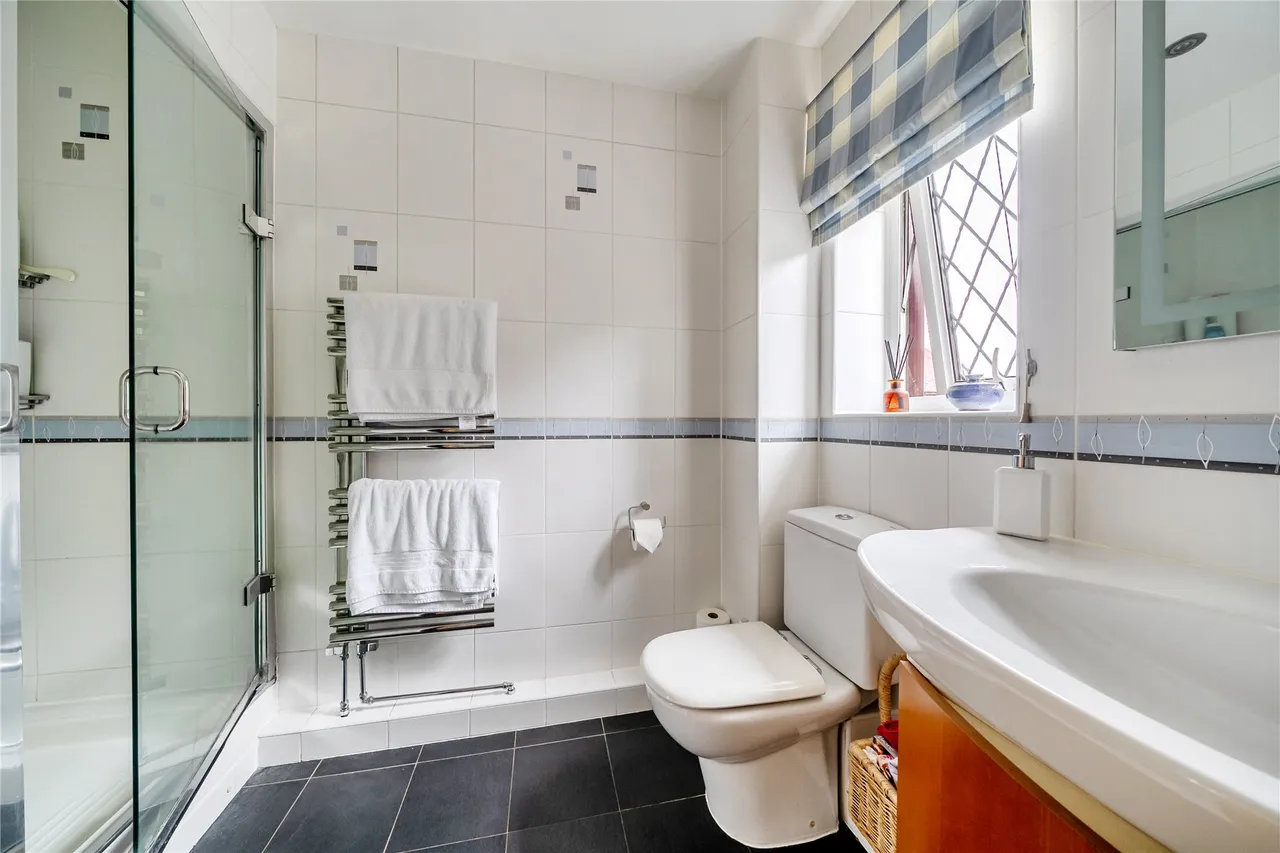 Shrublands Drive, Lightwater, GU18, photo 16