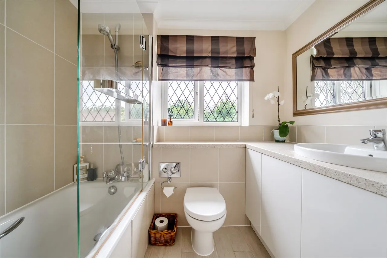 Shrublands Drive, Lightwater, GU18, photo 17