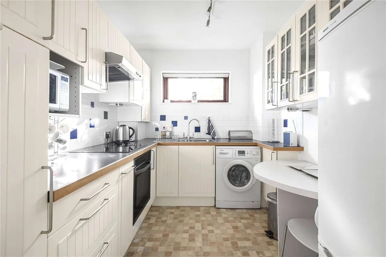 Finchley Road, London, NW11 7SB, photo 6