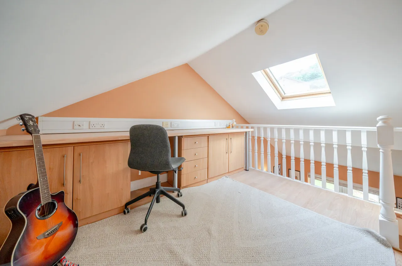 Westminster Close, Rodley, LS13, photo 18