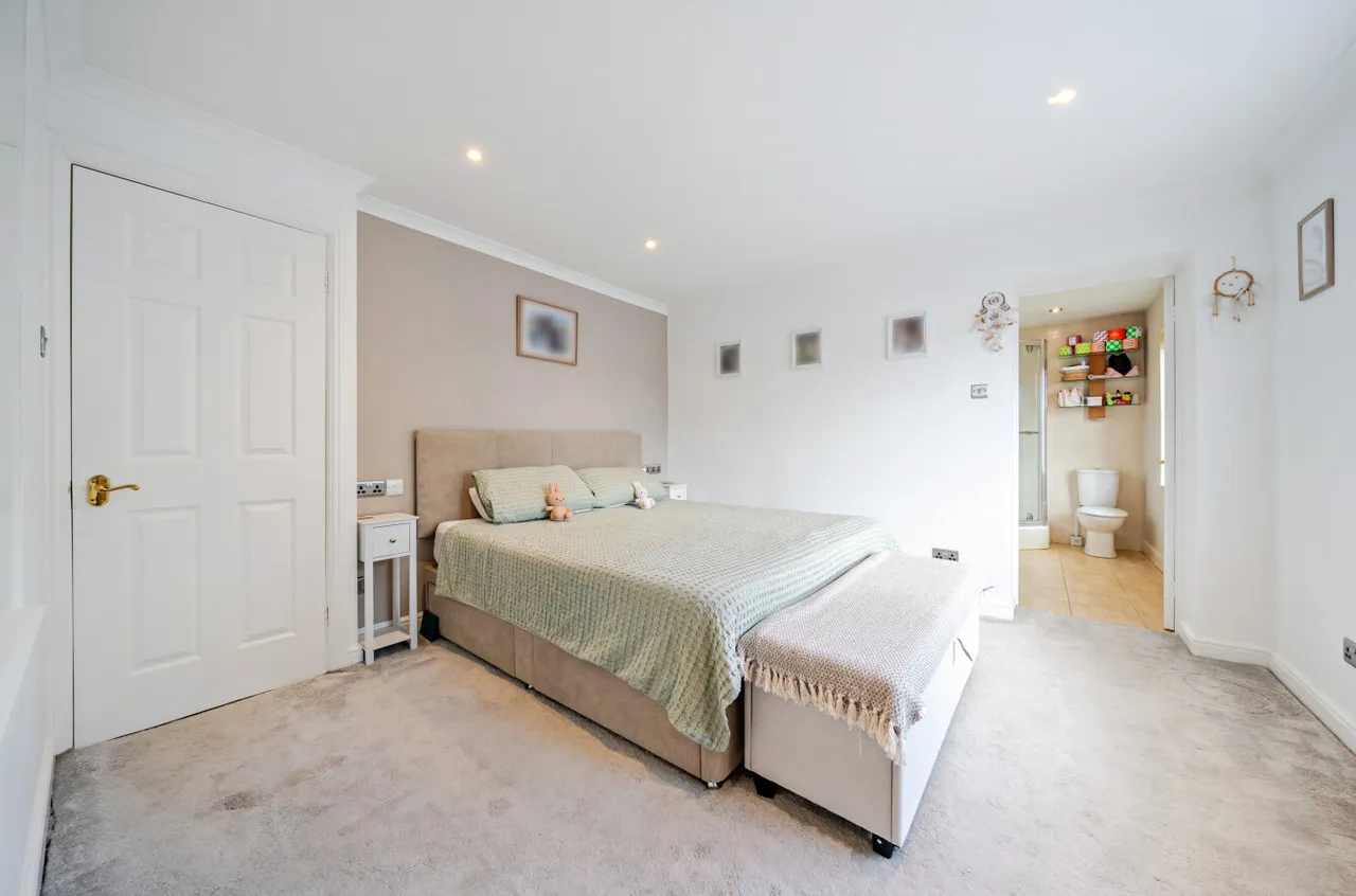 Westminster Close, Rodley, LS13, photo 5