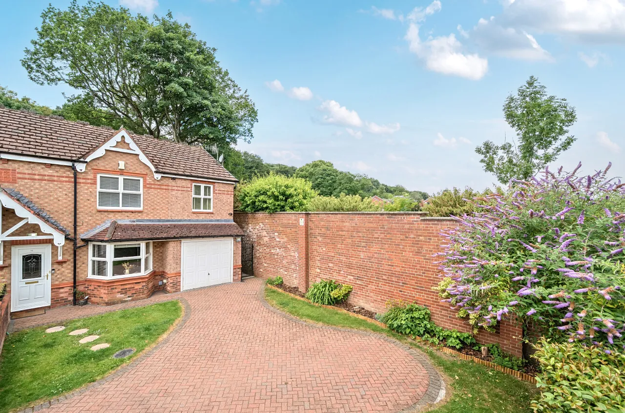 3 bed house for sale, Westminster Close, Rodley, LS13
