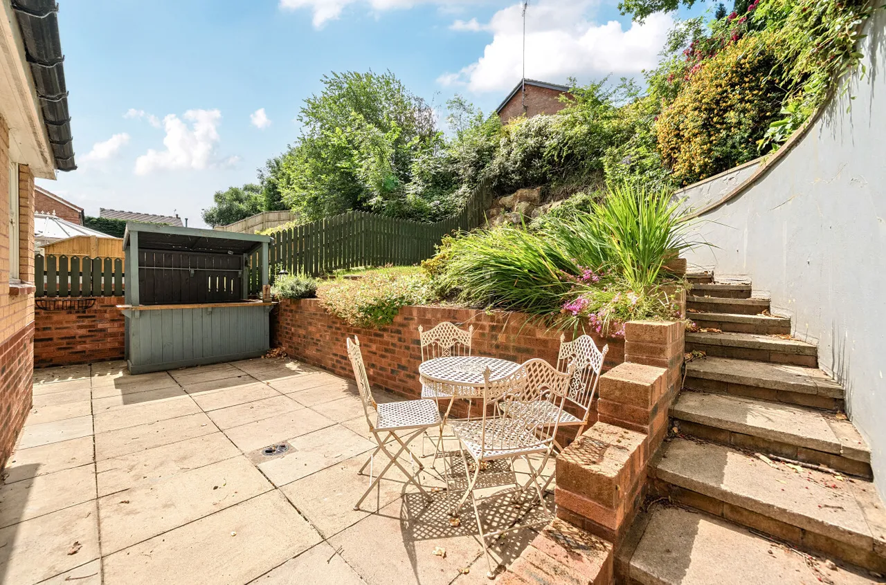 Westminster Close, Rodley, LS13, photo 10