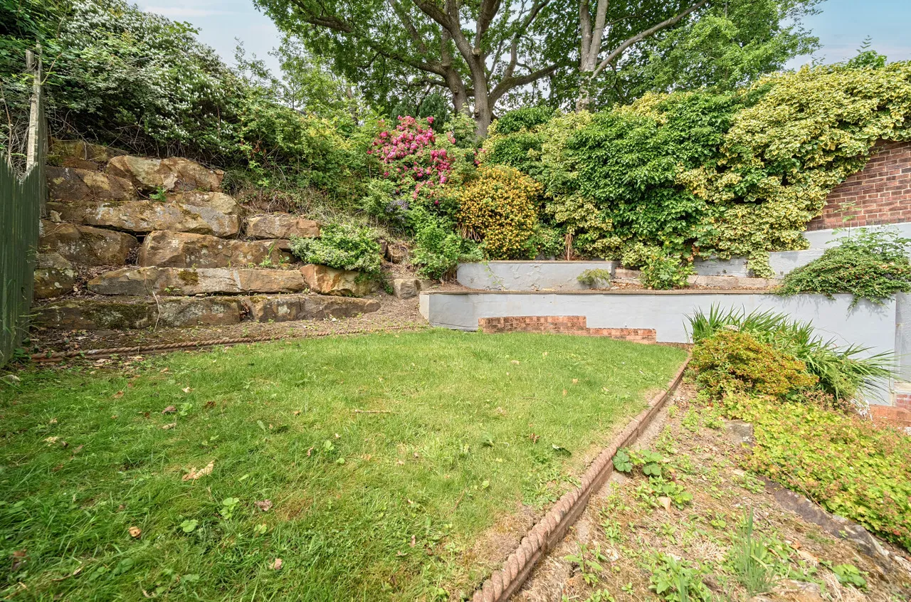 Westminster Close, Rodley, LS13, photo 19