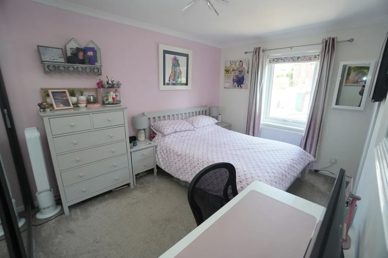 Glenister Road, High Wycombe, HP12, photo 8