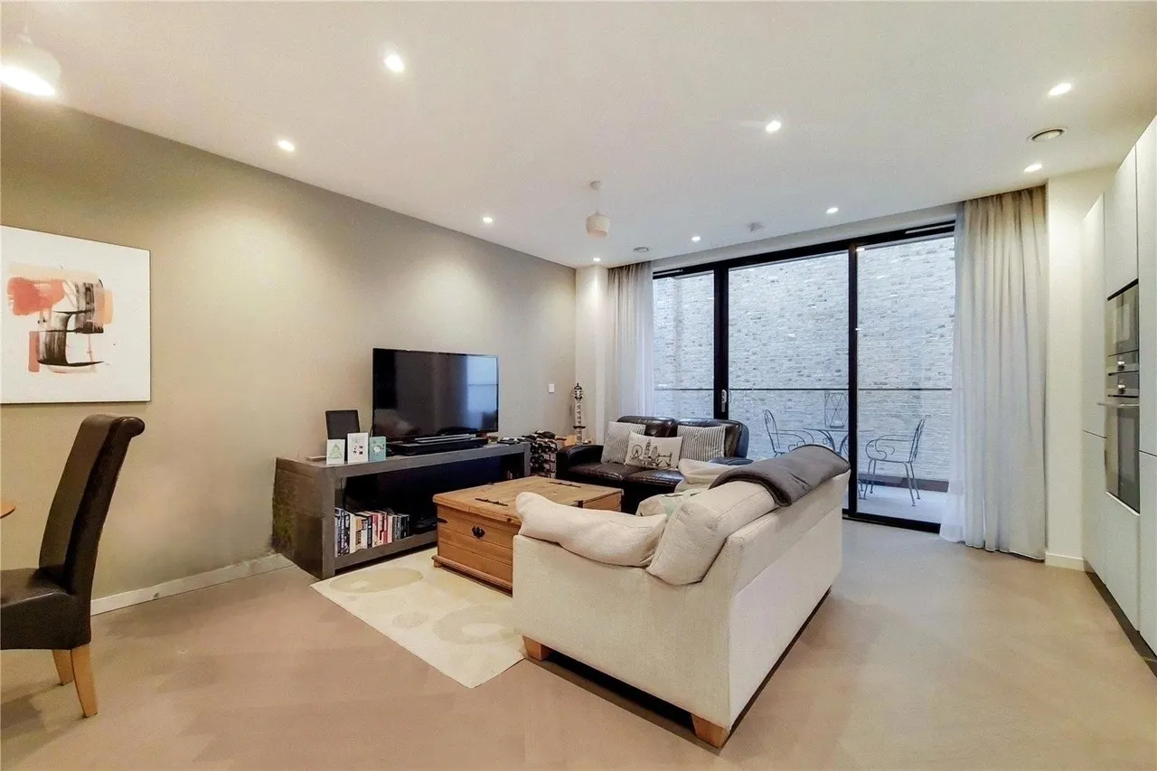 2 bed flat to rent, Snowsfields, London, SE1