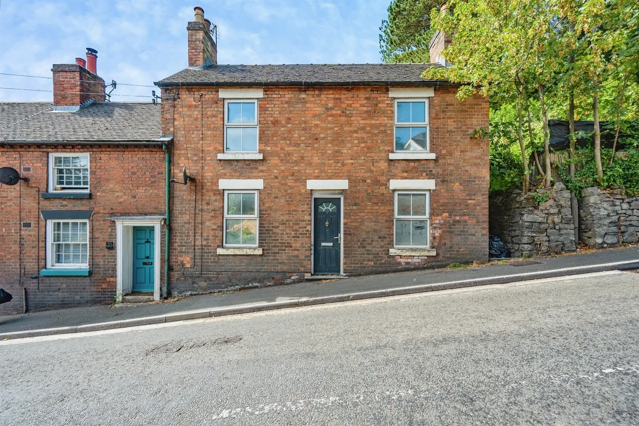 2 bed house for sale — Buxton Road, Ashbourne