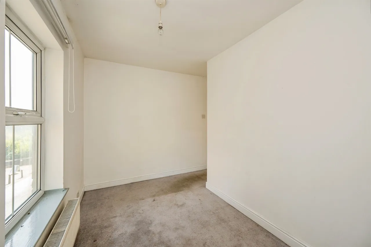 Buxton Road, Ashbourne, photo 12
