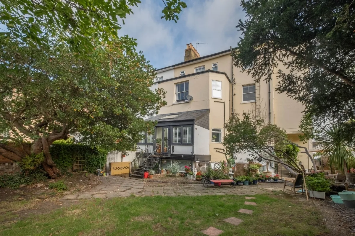 Uxbridge Road Kingston upon Thames KT1, photo 12