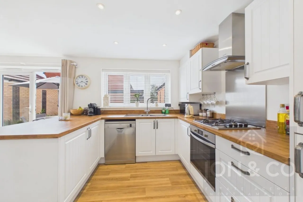 Copsewood, Overstone Gate, NN6, photo 5