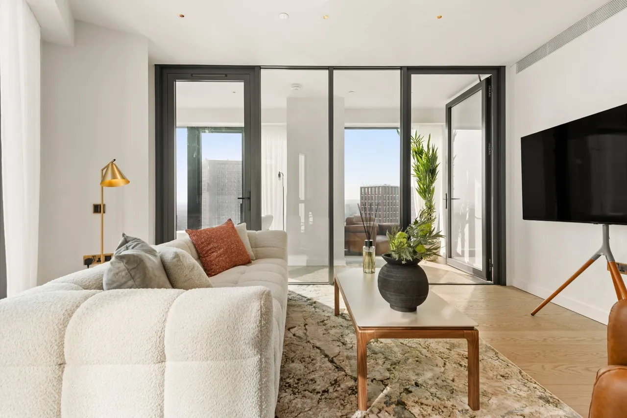 Nine Elms Lane, London, SW8, photo 14