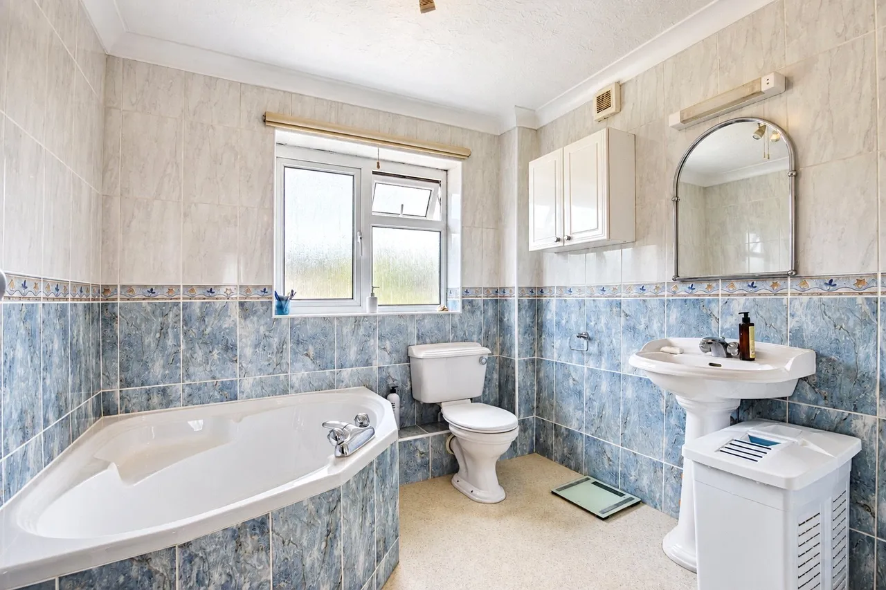 Maidstone Road, Rochester, ME1, photo 12