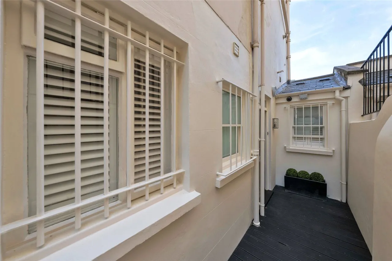 2 bed flat for sale — Blomfield Road, London, W9
