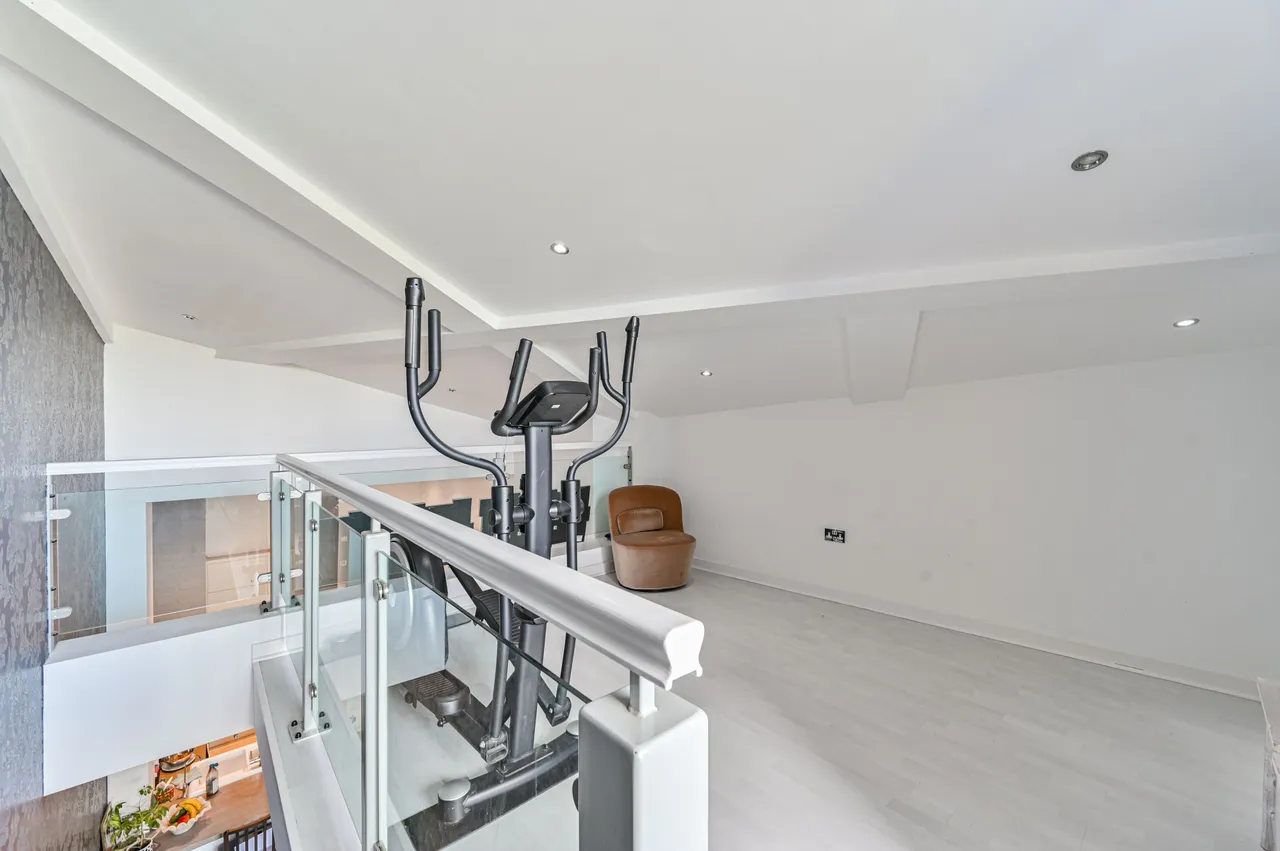 Flat 36, 1 Yeoman Street, London, photo 9