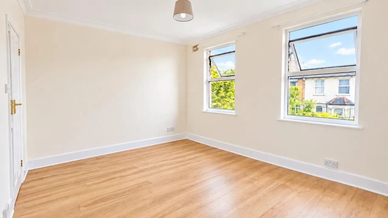 Dundee Road, London, SE25, photo 8