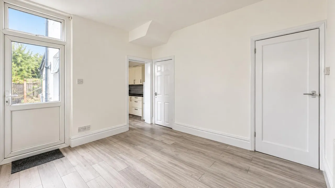 Dundee Road, London, SE25, photo 6