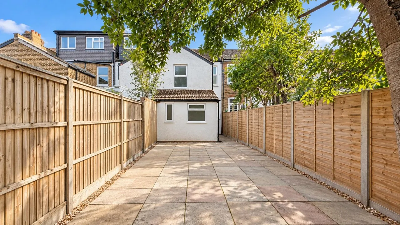 Dundee Road, London, SE25, photo 13