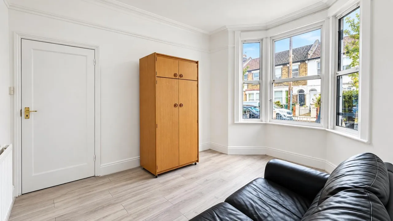 Dundee Road, London, SE25, photo 2