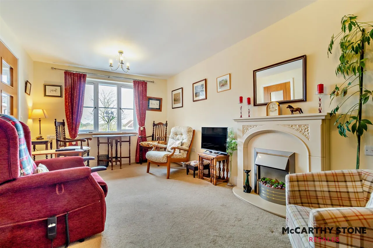 1 bed house for sale, Queens Road, Attleborough, NR17
