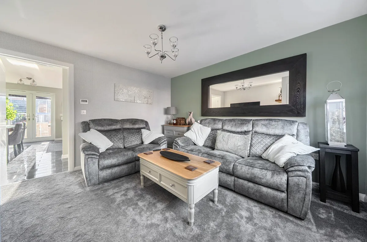 3 bed house for sale, Hunts Grove Drive, Gloucester, GL2