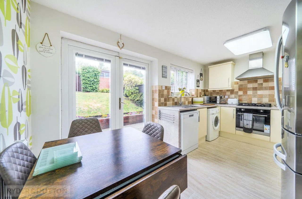 Foxglove Court, Shawclough, OL12, photo 3