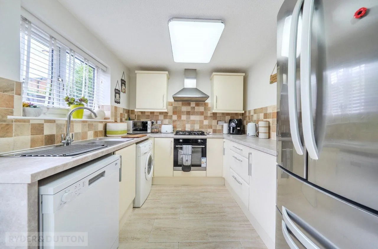 Foxglove Court, Shawclough, OL12, photo 4
