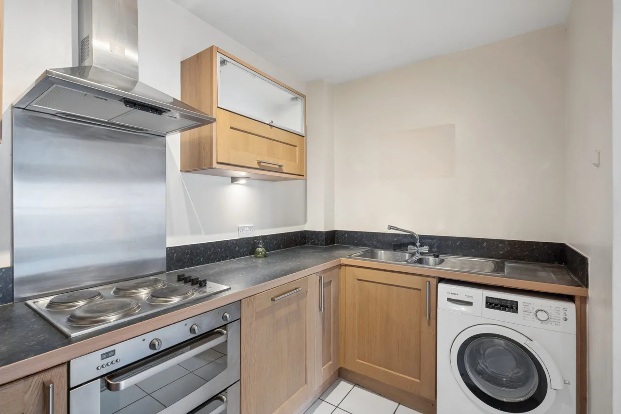Wellsfield, Bushey, Bushey, WD23 2NU, photo 6