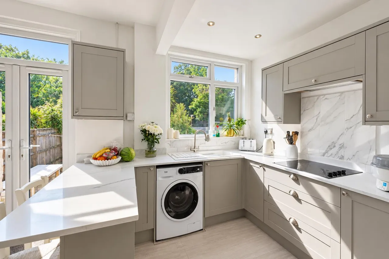 Elphinstone Avenue, Hastings, photo 2