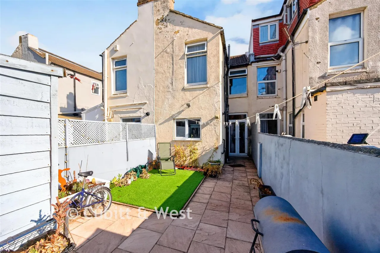 Eastfield Road, Southsea, PO4, photo 11