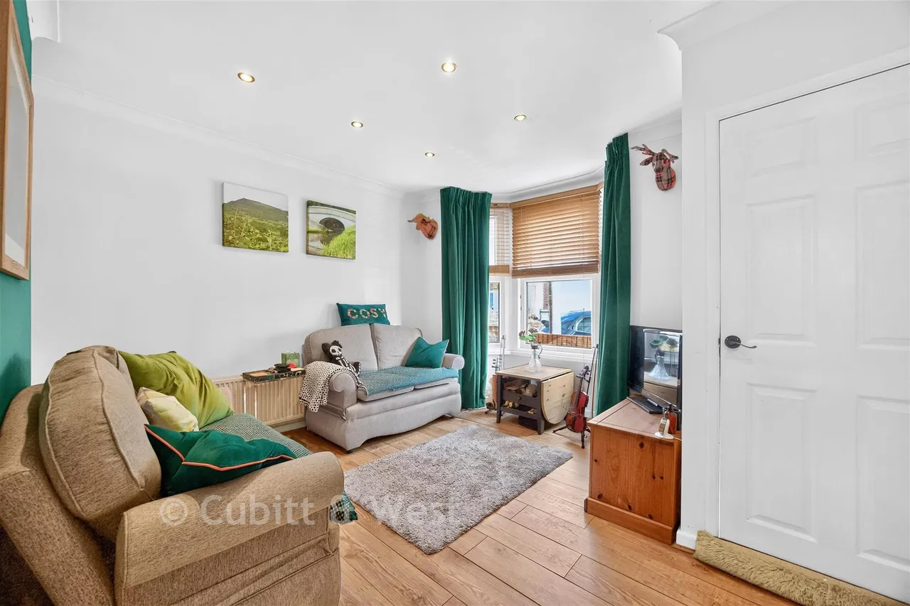 Eastfield Road, Southsea, PO4, photo 2