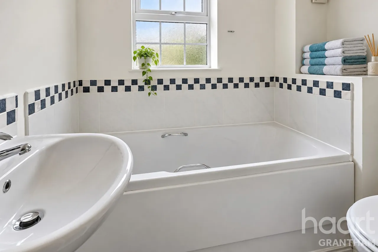 Blue Horse Court, Grantham, NG33, photo 11
