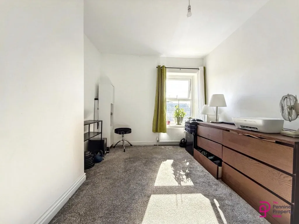 Manchester Road, Millhouse Green, photo 8