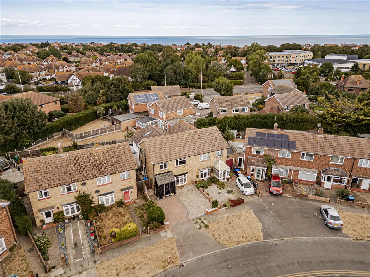 Coronation Crescent, Margate, Kent, CT9 5PW, photo 27