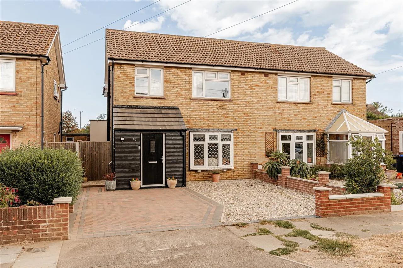 Coronation Crescent, Margate, Kent, CT9 5PW, photo 28
