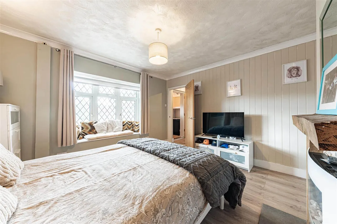 Coronation Crescent, Margate, Kent, CT9 5PW, photo 24
