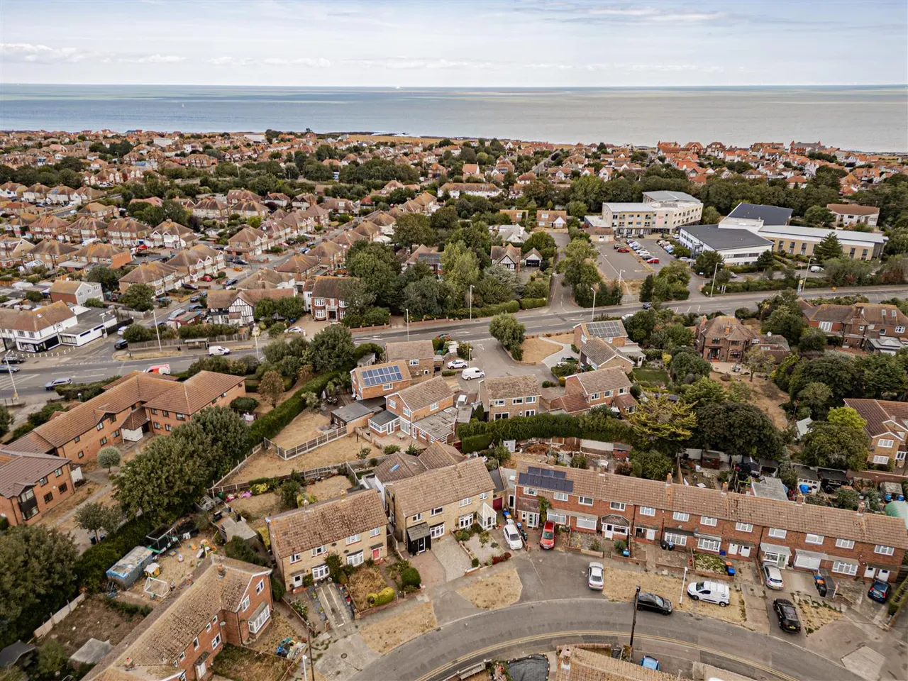 Coronation Crescent, Margate, Kent, CT9 5PW, photo 33