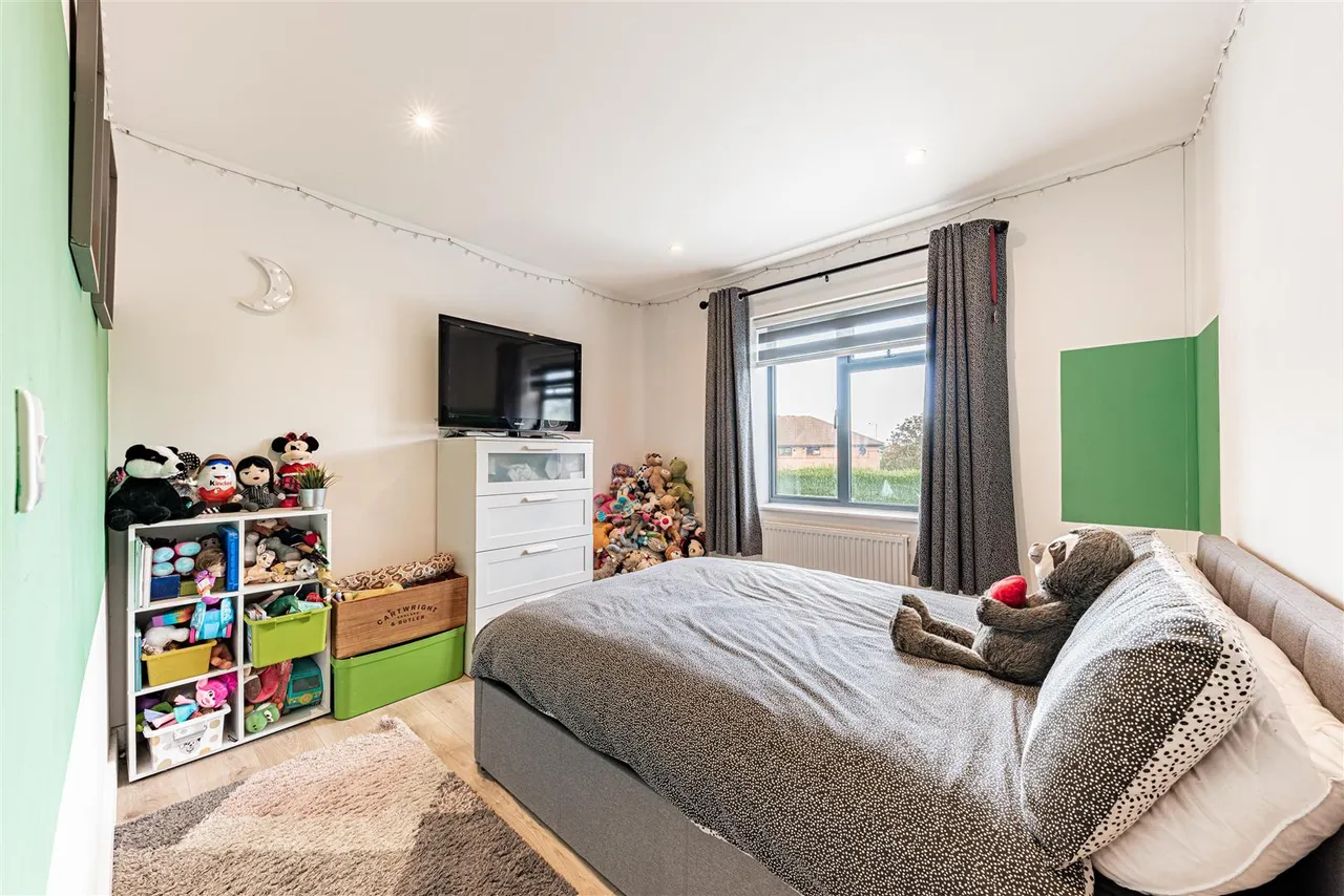 Coronation Crescent, Margate, Kent, CT9 5PW, photo 19