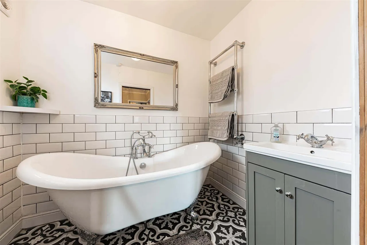 Coronation Crescent, Margate, Kent, CT9 5PW, photo 16