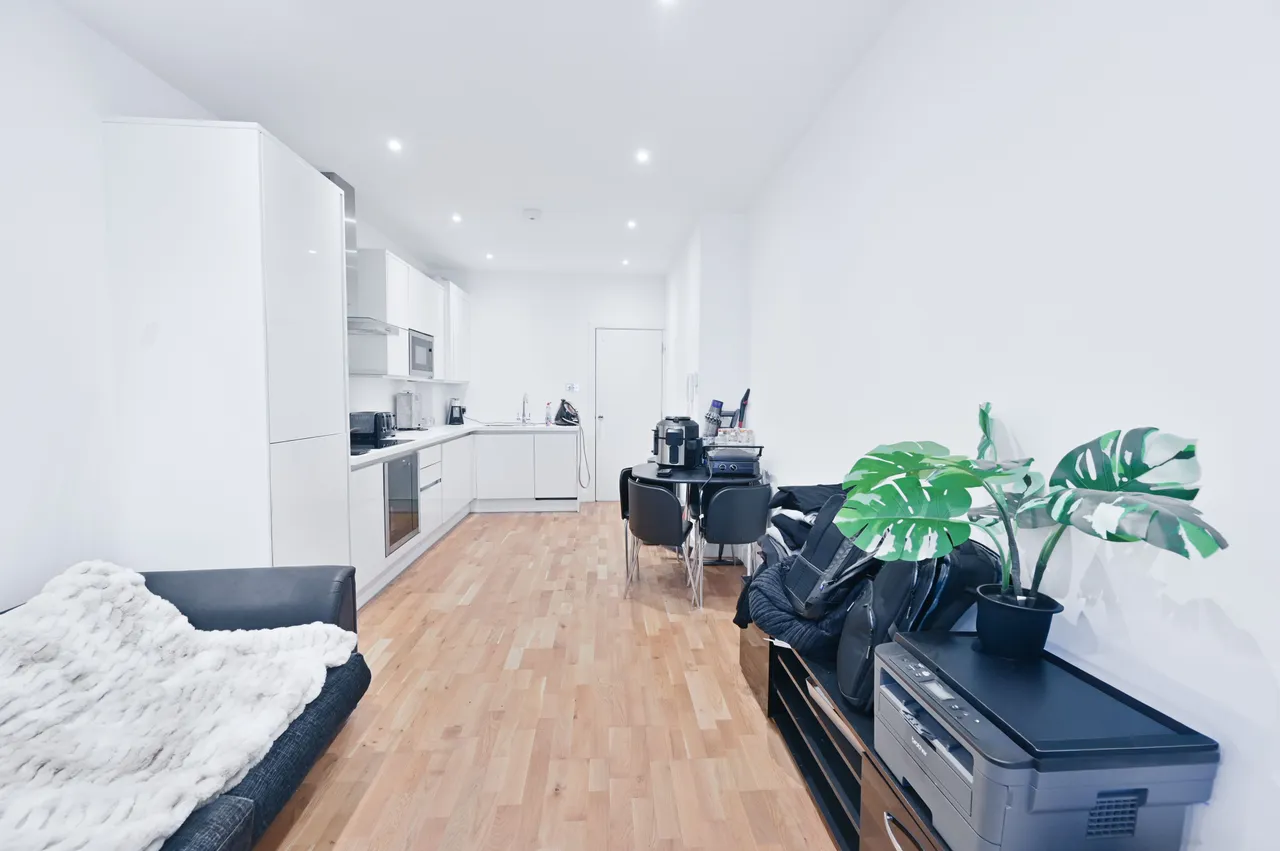 Apartment 3, 82 Meadow Road, London, photo 7